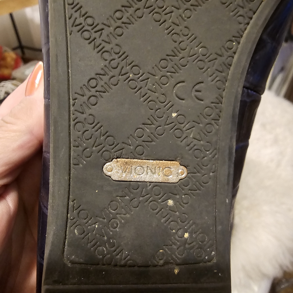 Vionic Navy Croc-Embossed Flats - Picture 7 of 15